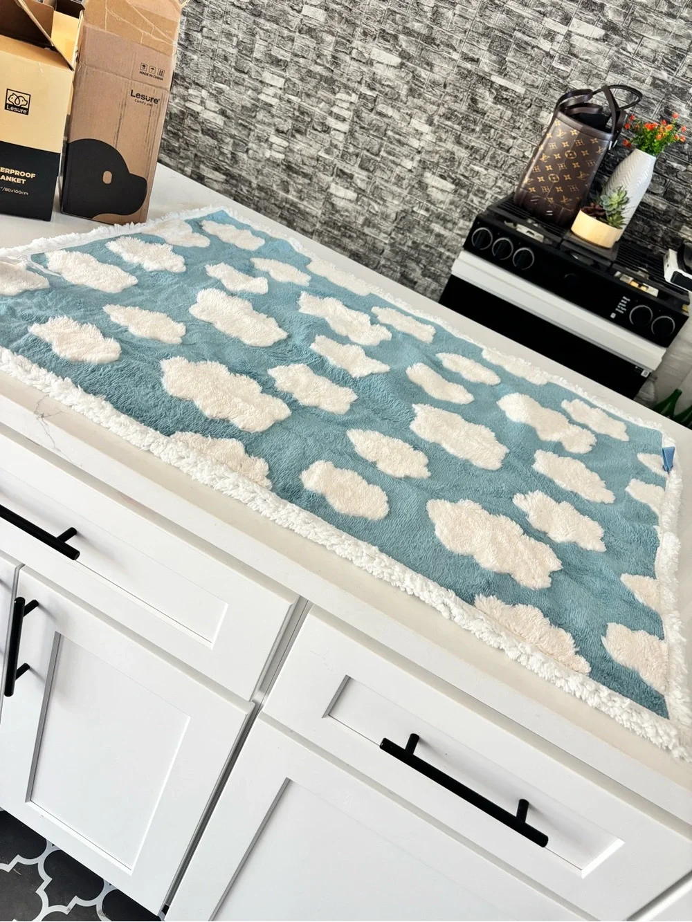 BEDSURE WATERPROOF BLUE CLOUDS PET BLANKET 🐾✨🩵 ☁️